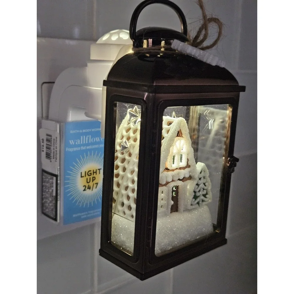 Bath Body Works Gingerbread Christmas House Lantern Wallflower Plug Nightlight